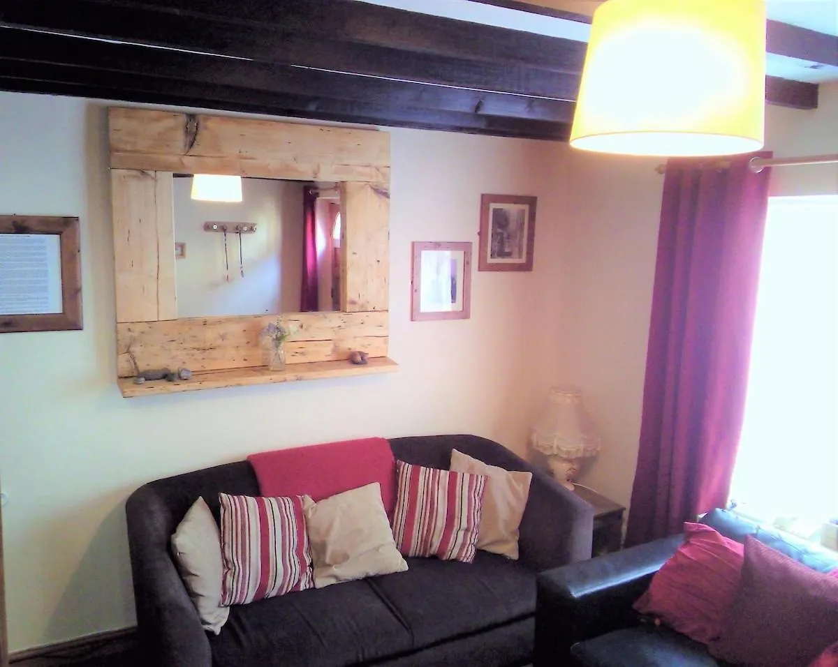 Awd Tuts 17Th Century Cottage By The Harbour Whitby 0*,  Velká Británie
